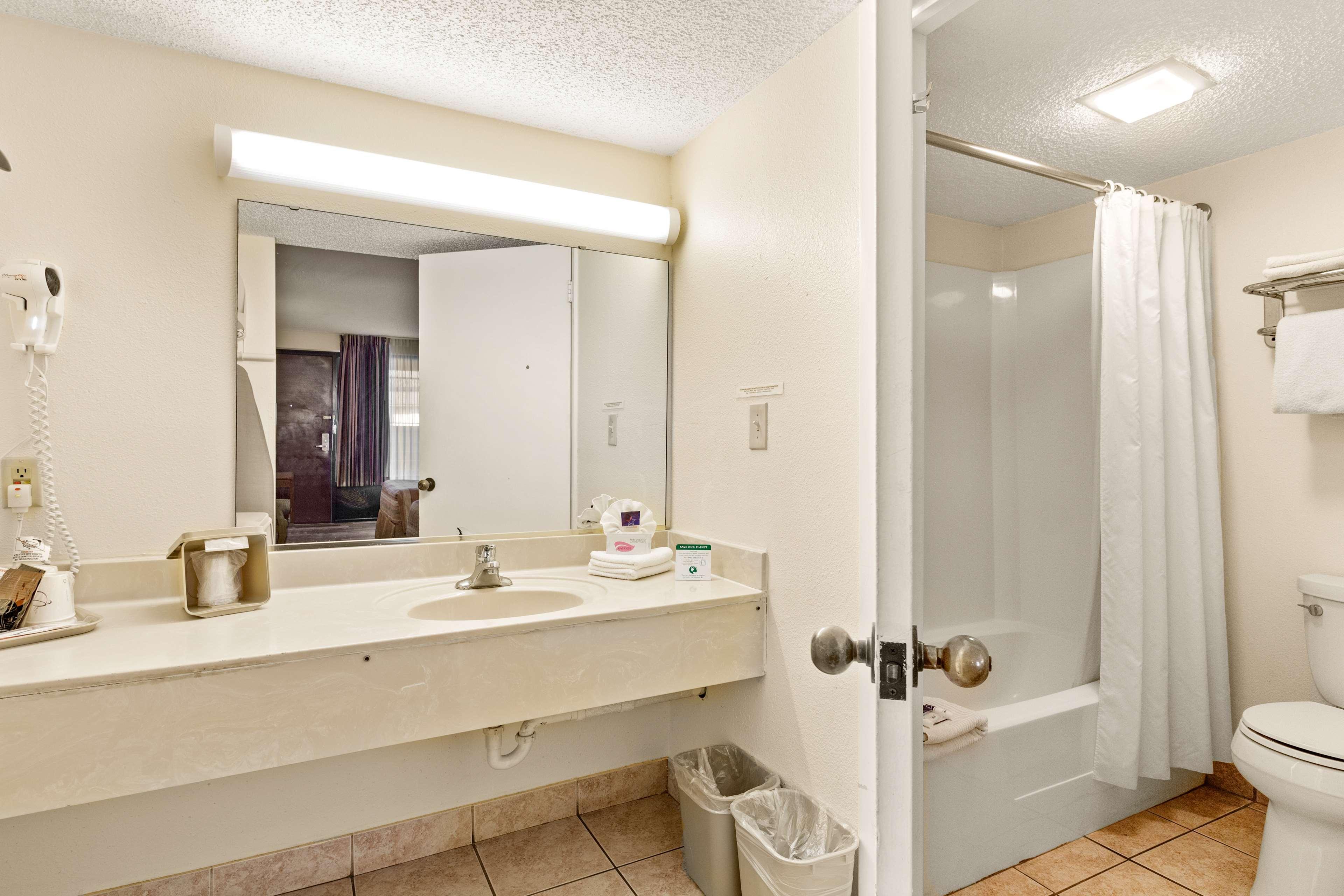 Americas Best Value Inn Ocean Inn St. Augustine Beach Exterior photo