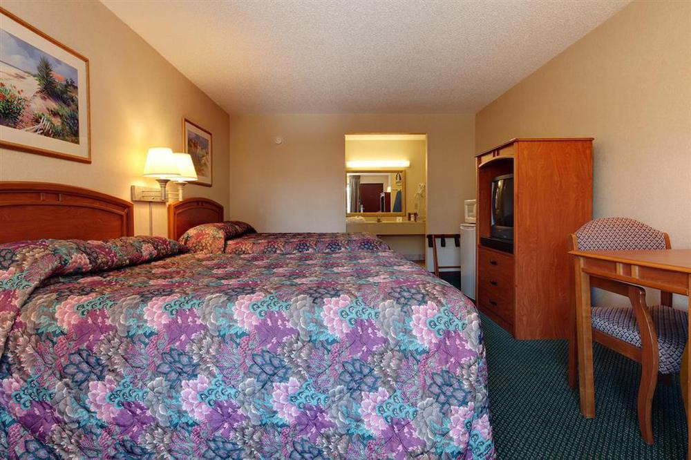 Americas Best Value Inn Ocean Inn St. Augustine Beach Room photo